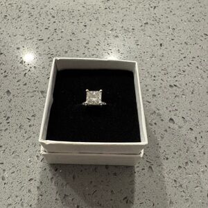 Elegant Engagement Ring with Princess Cut Lab Grown Diamond